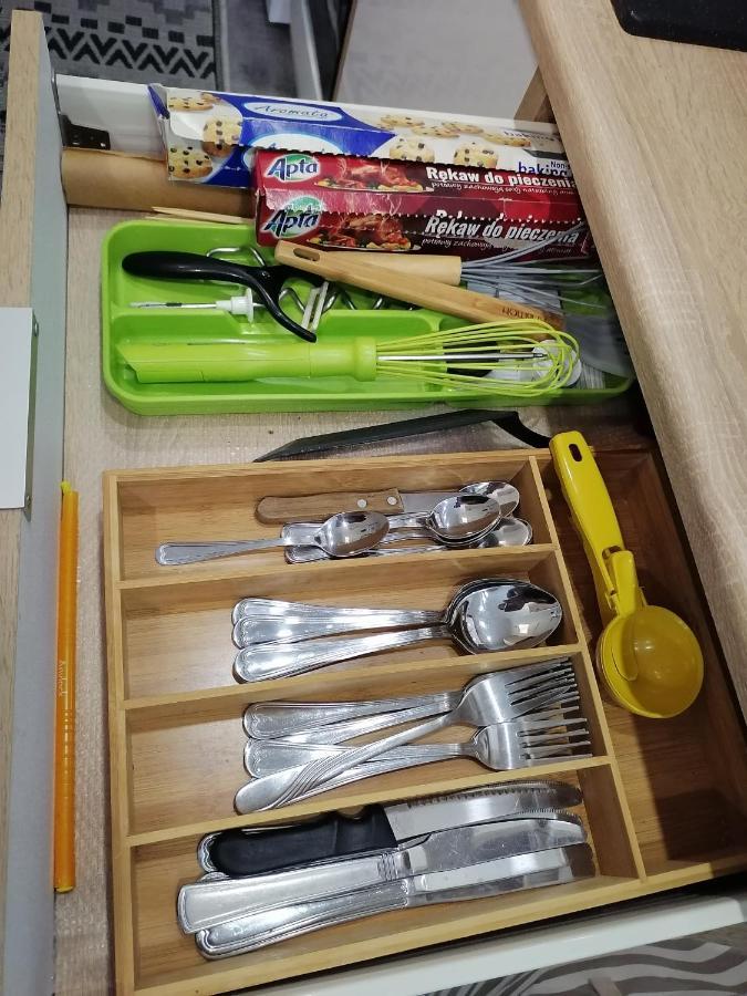 Apartament Mini Piso Domek z Wysposażonym Aneksem Kuchennym oraz Ogrodzonym Parkingiem Bodzanow  Zewnętrze zdjęcie