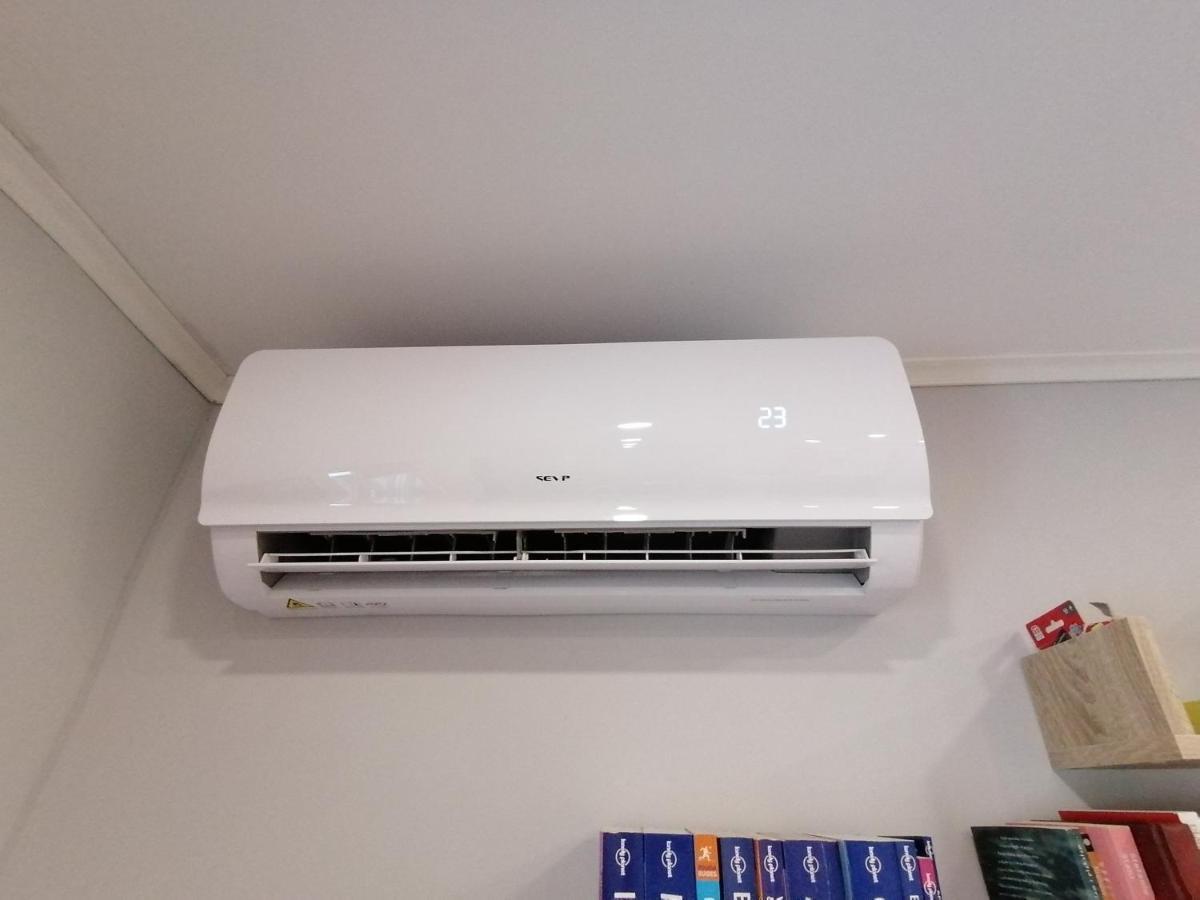 Apartament Mini Piso Domek z Wysposażonym Aneksem Kuchennym oraz Ogrodzonym Parkingiem Bodzanow  Zewnętrze zdjęcie