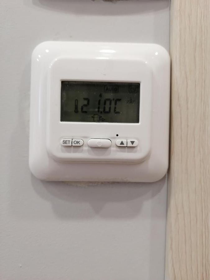 Apartament Mini Piso Domek z Wysposażonym Aneksem Kuchennym oraz Ogrodzonym Parkingiem Bodzanow  Zewnętrze zdjęcie