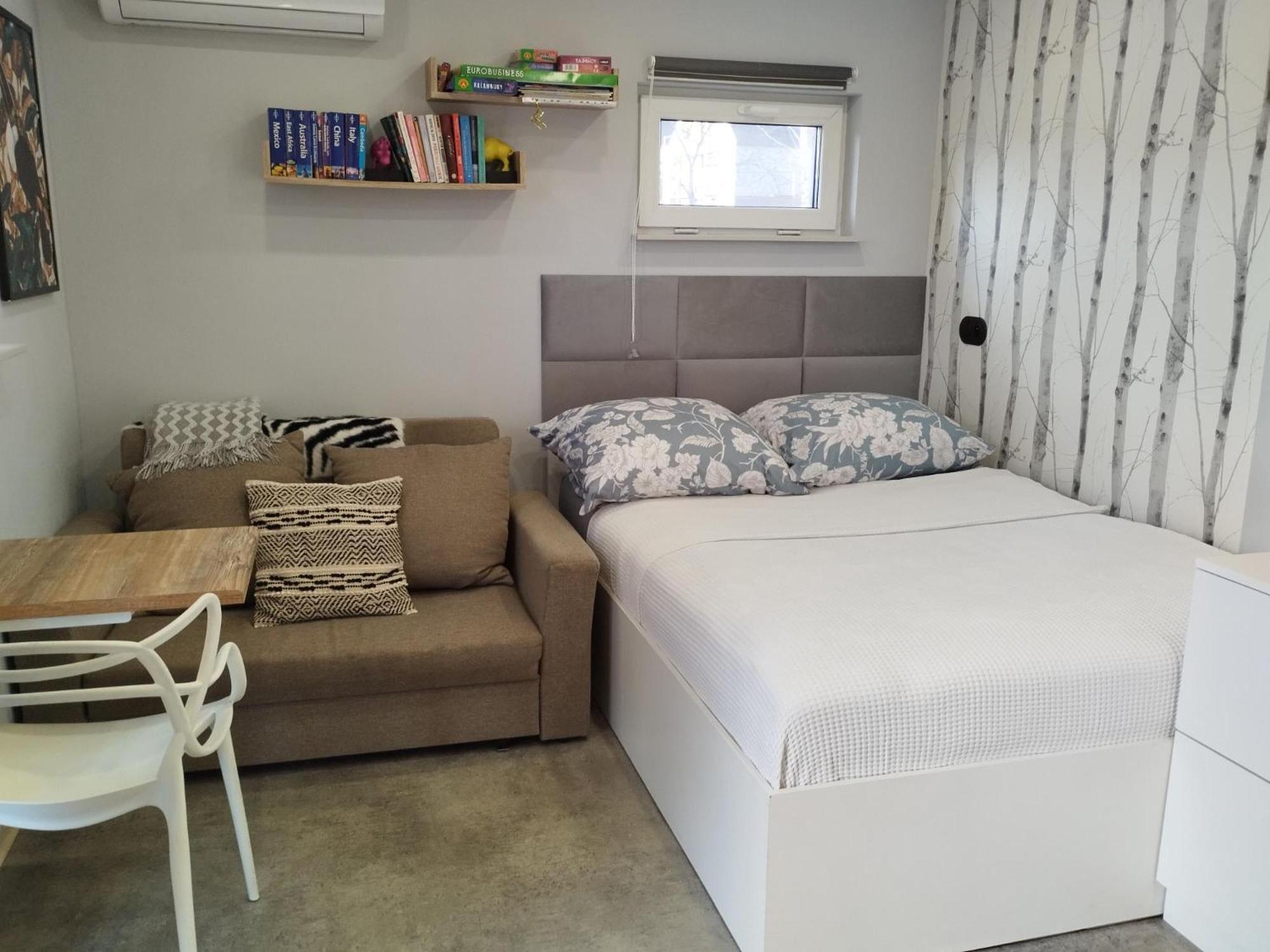 Apartament Mini Piso Domek z Wysposażonym Aneksem Kuchennym oraz Ogrodzonym Parkingiem Bodzanow  Zewnętrze zdjęcie